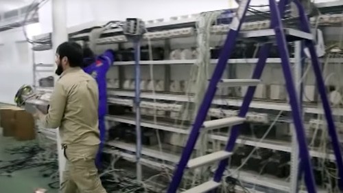Ликвидация майнинговой фермы. Кадр видео ЧГТРК "Грозный" https://newsvideo.su/video/12327476 Ликвидация майнинговой фермы. Кадр видео ЧГТРК "Грозный" https://newsvideo.su/video/12327476