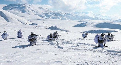 Азербайджанские военные. Фото пресс-службы МО Азербайджана https://mod.gov.az/az/news/naxcivan-qarnizonu-qosunlarinda-taktiki-xususi-telim-kecirilib-video-30168.html Азербайджанские военные. Фото пресс-службы МО Азербайджана https://mod.gov.az/az/news/naxcivan-qarnizonu-qosunlarinda-taktiki-xususi-telim-kecirilib-video-30168.html