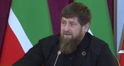 Рамзан Кадыров. Кадр видео XUNHR "Грозный" https://www.youtube.com/watch?v=vJYdYOed2RU&feature=emb_logo Рамзан Кадыров. Кадр видео XUNHR "Грозный" https://www.youtube.com/watch?v=vJYdYOed2RU&feature=emb_logo