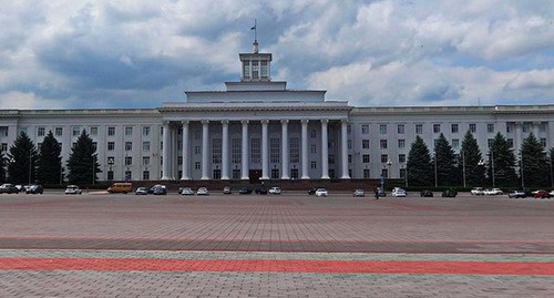 Дом Правительства КБР в Нальчике. Фото: iNalchik.ru https://www.flickr.com/photos/132882740@N04/19138957336/ Дом Правительства КБР в Нальчике. Фото: iNalchik.ru https://www.flickr.com/photos/132882740@N04/19138957336/