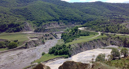 Ауховский район Дагестана. Фото Дагиров Умар https://ru.wikipedia.org/wiki/Ауховский_район#/media/Файл:ГӀурий_а,_Сал-хи_а_вовшахкхетар,_аьтту_агӀора_ГӀурий,_аьрру_–_Сал-хи.jpg Ауховский район Дагестана. Фото Дагиров Умар https://ru.wikipedia.org/wiki/Ауховский_район#/media/Файл:ГӀурий_а,_Сал-хи_а_вовшахкхетар,_аьтту_агӀора_ГӀурий,_аьрру_–_Сал-хи.jpg