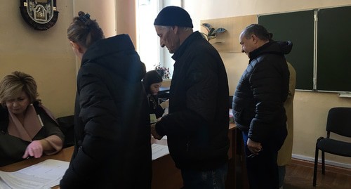 Голосование на выборах президента Абхазии. Новый Афон, 22 марта 2020 года. Фото Анны Грицевич для "Кавказского узла". Голосование на выборах президента Абхазии. Новый Афон, 22 марта 2020 года. Фото Анны Грицевич для "Кавказского узла".