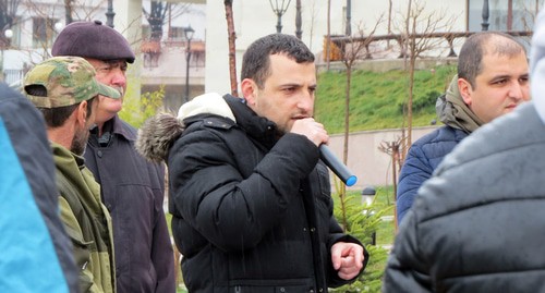 Председатель Революционной партии Арцаха Артур Осипян на митинге в Степанакерте. Нагорный Карабах. 21 марта 2020 год. Фото Алвард Григорян для "Кавказского узла" Председатель Революционной партии Арцаха Артур Осипян на митинге в Степанакерте. Нагорный Карабах. 21 марта 2020 год. Фото Алвард Григорян для "Кавказского узла"