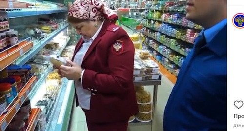 Проверка цен в магазинах Чечни. Стоп-кадр видео Instagram https://www.instagram.com/p/B-CeT6MK_ud/ Проверка цен в магазинах Чечни. Стоп-кадр видео Instagram https://www.instagram.com/p/B-CeT6MK_ud/