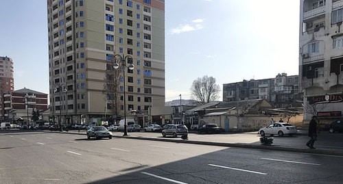 Улица Шарифзаде в Баку. 24 марта 2020 года. Фото Фаика Меджида для "Кавказского узла". Улица Шарифзаде в Баку. 24 марта 2020 года. Фото Фаика Меджида для "Кавказского узла".