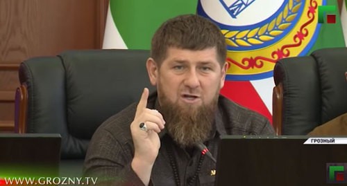 Рамзан Кадыров комментирует угрозу распространения коронавируса в Чечне. Кадр видео ЧГТРК "Грозный" https://www.youtube.com/watch?v=B8ODK2CCLso Рамзан Кадыров комментирует угрозу распространения коронавируса в Чечне. Кадр видео ЧГТРК "Грозный" https://www.youtube.com/watch?v=B8ODK2CCLso