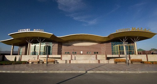 Аэропорт в Магасе. Фото: Евгений Шивцов https://ru.wikipedia.org/wiki/Магас_(аэропорт) Аэропорт в Магасе. Фото: Евгений Шивцов https://ru.wikipedia.org/wiki/Магас_(аэропорт)