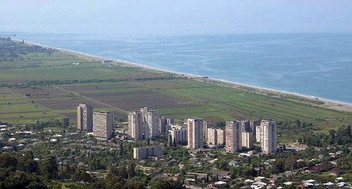 Вид на Новую Гагру. Абхазия. Фото: VascoPlanet Abkhazia photography https://ru.wikipedia.org/ Вид на Новую Гагру. Абхазия. Фото: VascoPlanet Abkhazia photography https://ru.wikipedia.org/