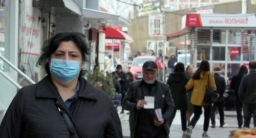 Женщина в маске во время коронавируса в Тбилиси. Фото: Инна Кукуджанова для "Кавказского узла" Женщина в маске во время коронавируса в Тбилиси. Фото: Инна Кукуджанова для "Кавказского узла"