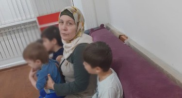 Исият Дзаурова c детьми. Фото Татьяны Гантимуровой для "Кавказского узла" Исият Дзаурова c детьми. Фото Татьяны Гантимуровой для "Кавказского узла"