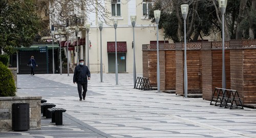 Пустая улица Низами в Баку. Фото Азиза Каримова для "Кавказского узла" Пустая улица Низами в Баку. Фото Азиза Каримова для "Кавказского узла"