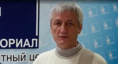 Джамбулат Гасанов. Скриншот видео "Кавказского узла". Джамбулат Гасанов. Скриншот видео "Кавказского узла".