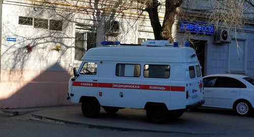 Машина скорой помощи в Элисте. Апрель 2020 года. Фото Бадмы Бурчиева для "Кавказского узла" Машина скорой помощи в Элисте. Апрель 2020 года. Фото Бадмы Бурчиева для "Кавказского узла"
