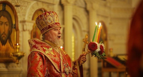 Пасхальное богослужение в в кафедральном соборе Святых Жен-Мироносиц в Баку. 19 апреля 2020 года. Фото Азиза Каримова для "Кавказского узла" Пасхальное богослужение в в кафедральном соборе Святых Жен-Мироносиц в Баку. 19 апреля 2020 года. Фото Азиза Каримова для "Кавказского узла"