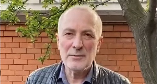 Виталий Калоев. Скриншот видео https://www.youtube.com/watch?v=f0xhEE5qD_c&feature=emb_logo Виталий Калоев. Скриншот видео https://www.youtube.com/watch?v=f0xhEE5qD_c&feature=emb_logo