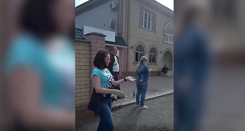 Субботник в Кабардино-Балкарии. Стоп-кадр видео https://life.ru/p/1319603 Субботник в Кабардино-Балкарии. Стоп-кадр видео https://life.ru/p/1319603