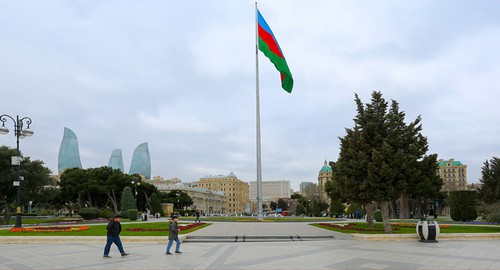 На Приморском бульваре можно встретить редких горожан, вышедших на прогулку. Фото Азиза Каримова для "Кавказского узла" На Приморском бульваре можно встретить редких горожан, вышедших на прогулку. Фото Азиза Каримова для "Кавказского узла"