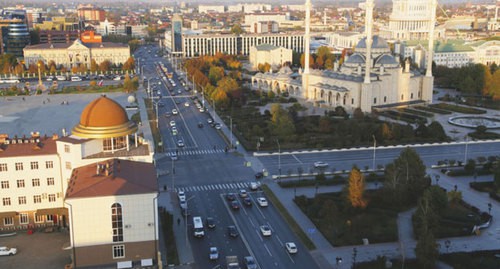 Водители на дорогах в Чечне. Фото: пресс-служба мэрии Грозного http://grozmer.ru/events/top-dorozhnyh-obektov-nacproekta-v-chech.html Водители на дорогах в Чечне. Фото: пресс-служба мэрии Грозного http://grozmer.ru/events/top-dorozhnyh-obektov-nacproekta-v-chech.html