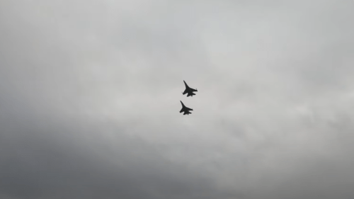 Авиапарад над Волгоградом 9 мая 2020 года. Стоп-кадр видео https://youtu.be/l7vTwqySAQM Авиапарад над Волгоградом 9 мая 2020 года. Стоп-кадр видео https://youtu.be/l7vTwqySAQM