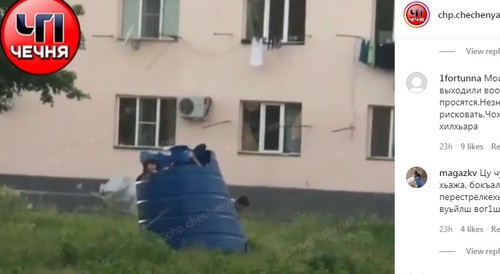 Дети прячутся от полиции в Чечне. Фото: скриншот со страницы chp.chechenya в Instagram https://www.instagram.com/p/CALX_cEFzad/ Дети прячутся от полиции в Чечне. Фото: скриншот со страницы chp.chechenya в Instagram https://www.instagram.com/p/CALX_cEFzad/