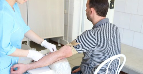 Забор крови. Фото пресс-службы Минздрава Абхазии. http://minzdravra.org/index.php/component/content/article/90-sobytiya/124-vseobshchaya-dispanserizatsiya-prodolzhitsya-14-maya-na-baze-respublikanskoj-bolnitsy-minzdrava-abkhazii?Itemid=437 Забор крови. Фото пресс-службы Минздрава Абхазии. http://minzdravra.org/index.php/component/content/article/90-sobytiya/124-vseobshchaya-dispanserizatsiya-prodolzhitsya-14-maya-na-baze-respublikanskoj-bolnitsy-minzdrava-abkhazii?Itemid=437