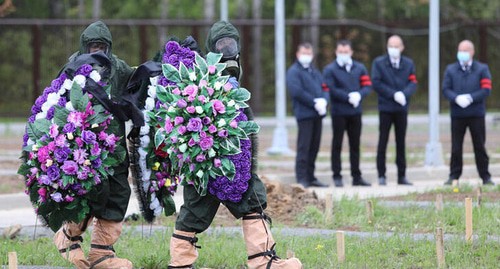 Похороны во время эпидемии COVID-19. Фото: Kirill Zykov/REUTERS Похороны во время эпидемии COVID-19. Фото: Kirill Zykov/REUTERS