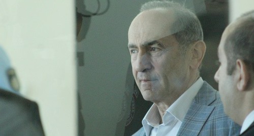Роберт Кочарян. Фото Тиграна Петросяна для "Кавказского узла" Роберт Кочарян. Фото Тиграна Петросяна для "Кавказского узла"