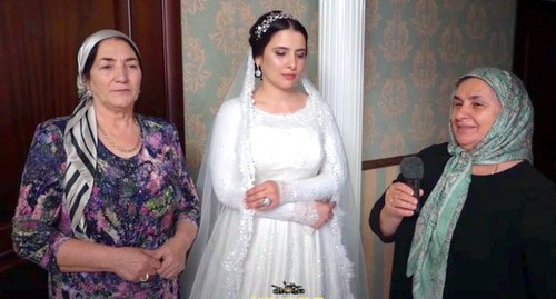 Свадьба в Чечне. скриншот видео канала "Чеченские Свадьбы" Студия Шархан, https://www.youtube.com/watch?time_continue=203&v=gt-OQMRN2Mo&feature=emb_logo Свадьба в Чечне. скриншот видео канала "Чеченские Свадьбы" Студия Шархан, https://www.youtube.com/watch?time_continue=203&v=gt-OQMRN2Mo&feature=emb_logo