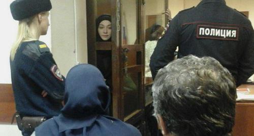 Лилия Саидова (в центре) в зале суда. Москва, 20 февраля 2019 года. Фото корреспондента "Кавказского узла" Лилия Саидова (в центре) в зале суда. Москва, 20 февраля 2019 года. Фото корреспондента "Кавказского узла"