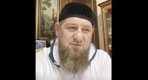 Рамзан Кадыров 27.05.2020. Кадр видео на лично йстранице ВКОНАТКТЕ Р.КАдырова Флешмоб "БЕКАЛАХЬ, НОХЧИЙН МОТТ". https://vk.com/ramzan?z=video279938622_456243170%2F79c85b3a7ec924cb0a%2Fpl_wall_279938622 Рамзан Кадыров 27.05.2020. Кадр видео на лично йстранице ВКОНАТКТЕ Р.КАдырова Флешмоб "БЕКАЛАХЬ, НОХЧИЙН МОТТ". https://vk.com/ramzan?z=video279938622_456243170%2F79c85b3a7ec924cb0a%2Fpl_wall_279938622