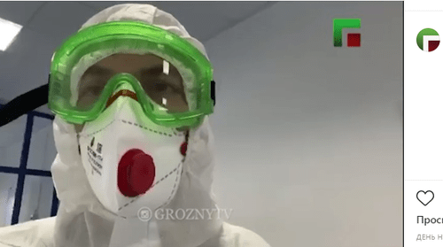 Эльхан Сулейманов. Скриншот кадра из видео на странице «Грозный ТВ» в в Instagram. https://www.instagram.com/p/CAu6MN2IGcD/ Эльхан Сулейманов. Скриншот кадра из видео на странице «Грозный ТВ» в в Instagram. https://www.instagram.com/p/CAu6MN2IGcD/