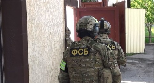 Сотрудники ФСБ, Фото: пресс-сдужба НАК, http://nac.gov.ru/kontrterroristicheskie-operacii/v-respublike-ingushetiya-neytralizovany.html#&gid=1&pid=2 Сотрудники ФСБ, Фото: пресс-сдужба НАК, http://nac.gov.ru/kontrterroristicheskie-operacii/v-respublike-ingushetiya-neytralizovany.html#&gid=1&pid=2