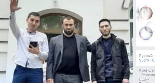 Ингушский активист Резван Оздоев (справа) вышел на свободу в день обвинительного приговора. Сриншот https://www.facebook.com/photo.php?fbid=266594117874960&set=a.127592205108486&type=3&theater Ингушский активист Резван Оздоев (справа) вышел на свободу в день обвинительного приговора. Сриншот https://www.facebook.com/photo.php?fbid=266594117874960&set=a.127592205108486&type=3&theater