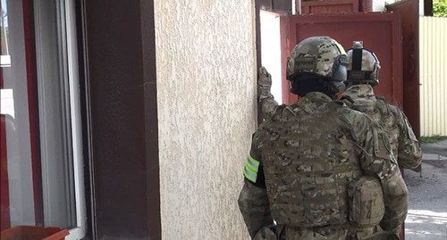 Сотрудники силовых структур. Фото: пресс-служба Национального антитеррористического комитета http://nac.gov.ru/ Сотрудники силовых структур. Фото: пресс-служба Национального антитеррористического комитета http://nac.gov.ru/