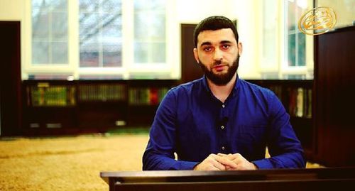 Абдулмумин Гаджиев. Скриншот
KAVPOLIT https://www.youtube.com/watch?v=PV2VDf1TbGo Абдулмумин Гаджиев. Скриншот
KAVPOLIT https://www.youtube.com/watch?v=PV2VDf1TbGo