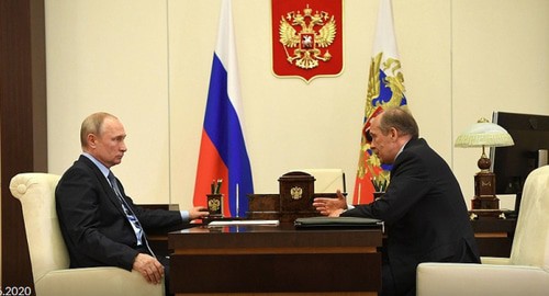 Встреча Президента России Владимира Путина (слева) с директором ФСБ России, председателем НАК Александром Бортниковым. Фото пресс-службы НАК http://nac.gov.ru/nak-prinimaet-resheniya-vystupleniya-i-intervyu/sostoyalas-vstrecha-prezidenta.html Встреча Президента России Владимира Путина (слева) с директором ФСБ России, председателем НАК Александром Бортниковым. Фото пресс-службы НАК http://nac.gov.ru/nak-prinimaet-resheniya-vystupleniya-i-intervyu/sostoyalas-vstrecha-prezidenta.html