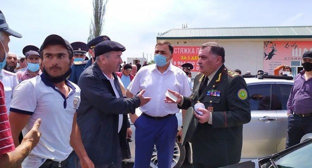 Обители палаточного лагеря на границе с Азербайджаном. Фото: пресс-служба администрации Магарамкентского района