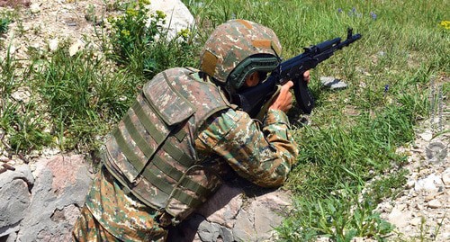 Солдат армии защиты Карабаха. Фото: пресс-служба МО Армении http://mil.am/hy/news/7980 Солдат армии защиты Карабаха. Фото: пресс-служба МО Армении http://mil.am/hy/news/7980