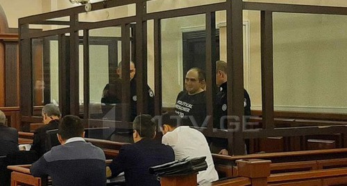 Георгий Руруа в зале суда. Кадр видео телеканала 1tv https://1tv.ge/ru/news/sud-ostavil-georgija-rurua-v-zakljuchenii/ Георгий Руруа в зале суда. Кадр видео телеканала 1tv https://1tv.ge/ru/news/sud-ostavil-georgija-rurua-v-zakljuchenii/
