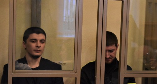 Хидирнеби Казуев и Габибула Халдузов в зале суда. Фото Константина Волгина для "Кавказского узла"
