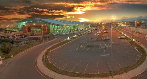 Аэропорт Тбилиси. Фото: Gmaisuradze15 https://ru.wikipedia.org/ Аэропорт Тбилиси. Фото: Gmaisuradze15 https://ru.wikipedia.org/