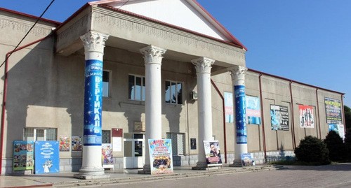 Городской Дворец культуры г. Прохладного. Фото Портал культурно наследия КУЛЬТУРА РФ https://ok.culture.ru/institutes/41206/gorodskoi-dvorec-kultury-g-prokhladnogo Городской Дворец культуры г. Прохладного. Фото Портал культурно наследия КУЛЬТУРА РФ https://ok.culture.ru/institutes/41206/gorodskoi-dvorec-kultury-g-prokhladnogo
