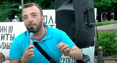 Вахтанг Езугба. Кадр видео
Вадим Свидин https://www.youtube.com/watch?v=qUK5hw77PFY&feature=emb_logo Вахтанг Езугба. Кадр видео
Вадим Свидин https://www.youtube.com/watch?v=qUK5hw77PFY&feature=emb_logo