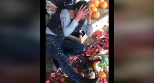 Конфликт уроженцев Армении и Азербайджана. Стоп-кадр видео https://web.facebook.com/vruirtadevosian/videos/10223654048964335/?_rdc=1&_rdr Конфликт уроженцев Армении и Азербайджана. Стоп-кадр видео https://web.facebook.com/vruirtadevosian/videos/10223654048964335/?_rdc=1&_rdr