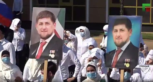 Акция в поддержку Кадырова. Стоп-кадр видео https://www.instagram.com/p/CDMsSjKFE4V/ Акция в поддержку Кадырова. Стоп-кадр видео https://www.instagram.com/p/CDMsSjKFE4V/