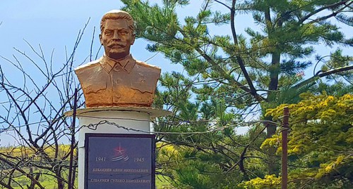 Бюст Иосифа Сталина. Фото Анны Джиоевой для "Кавказского узла". Бюст Иосифа Сталина. Фото Анны Джиоевой для "Кавказского узла".