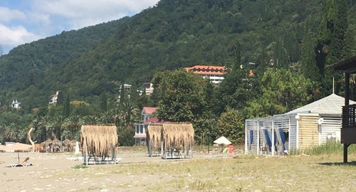 Пустующий пляж в Гаграх. Фото Анны Грицевич для "Кавказского узла". Пустующий пляж в Гаграх. Фото Анны Грицевич для "Кавказского узла".