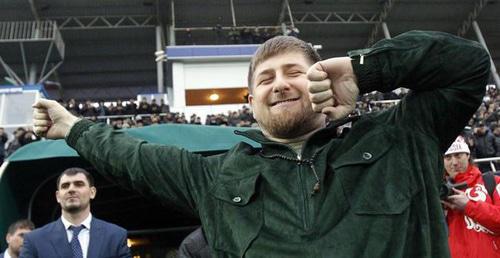 Рамзан Кадыров танцует лезгинку. Грозный, 8 марта 2011 года. Фото: REUTERS/Sergei Karpukhin Рамзан Кадыров танцует лезгинку. Грозный, 8 марта 2011 года. Фото: REUTERS/Sergei Karpukhin