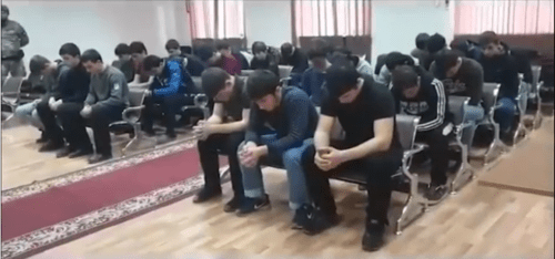 Скриншот видео профилактической беседы в Курчалоевском ОВД Чечни, https://www.instagram.com/p/CD3GYVLFuT9/ Скриншот видео профилактической беседы в Курчалоевском ОВД Чечни, https://www.instagram.com/p/CD3GYVLFuT9/