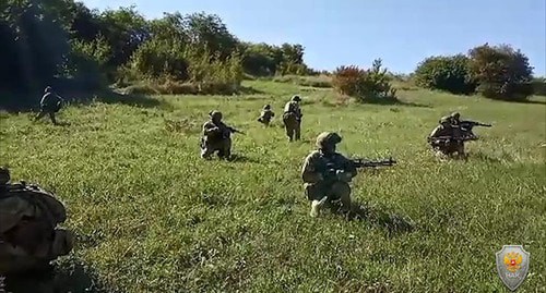 Спецоперация в Али-Юрте. Фото: пресс-служба Национального антитеррористического комитета http://nac.gov.ru/ Спецоперация в Али-Юрте. Фото: пресс-служба Национального антитеррористического комитета http://nac.gov.ru/